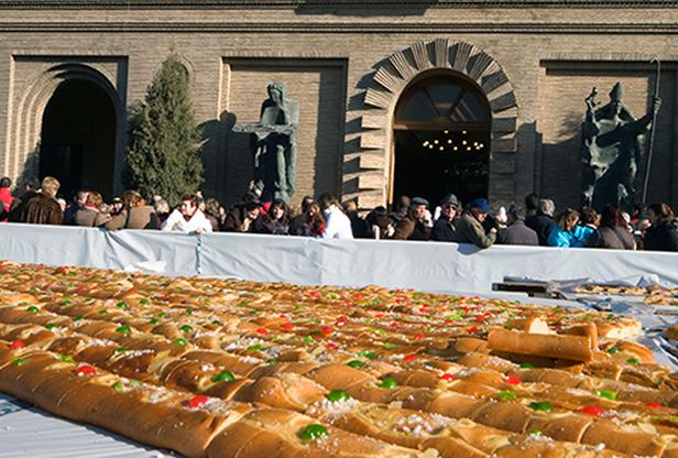 Celebración en Zaragoza con el Roscón de San Valero